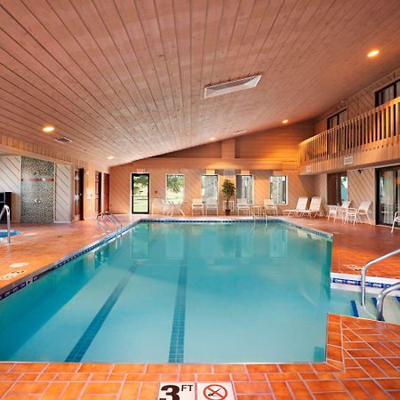 Отель Ramada By Wyndham Wisconsin Dells I-90 Экстерьер фото