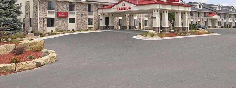 Отель Ramada By Wyndham Wisconsin Dells I-90 Экстерьер фото