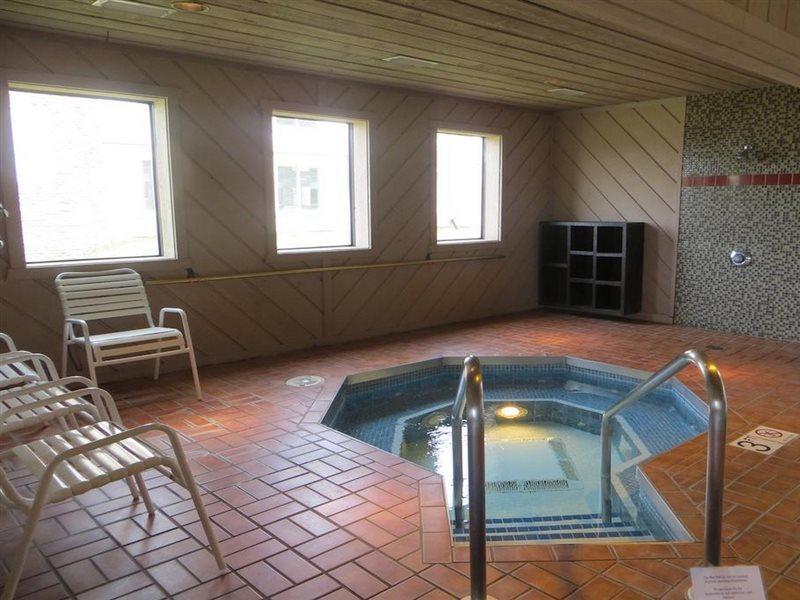 Отель Ramada By Wyndham Wisconsin Dells I-90 Экстерьер фото