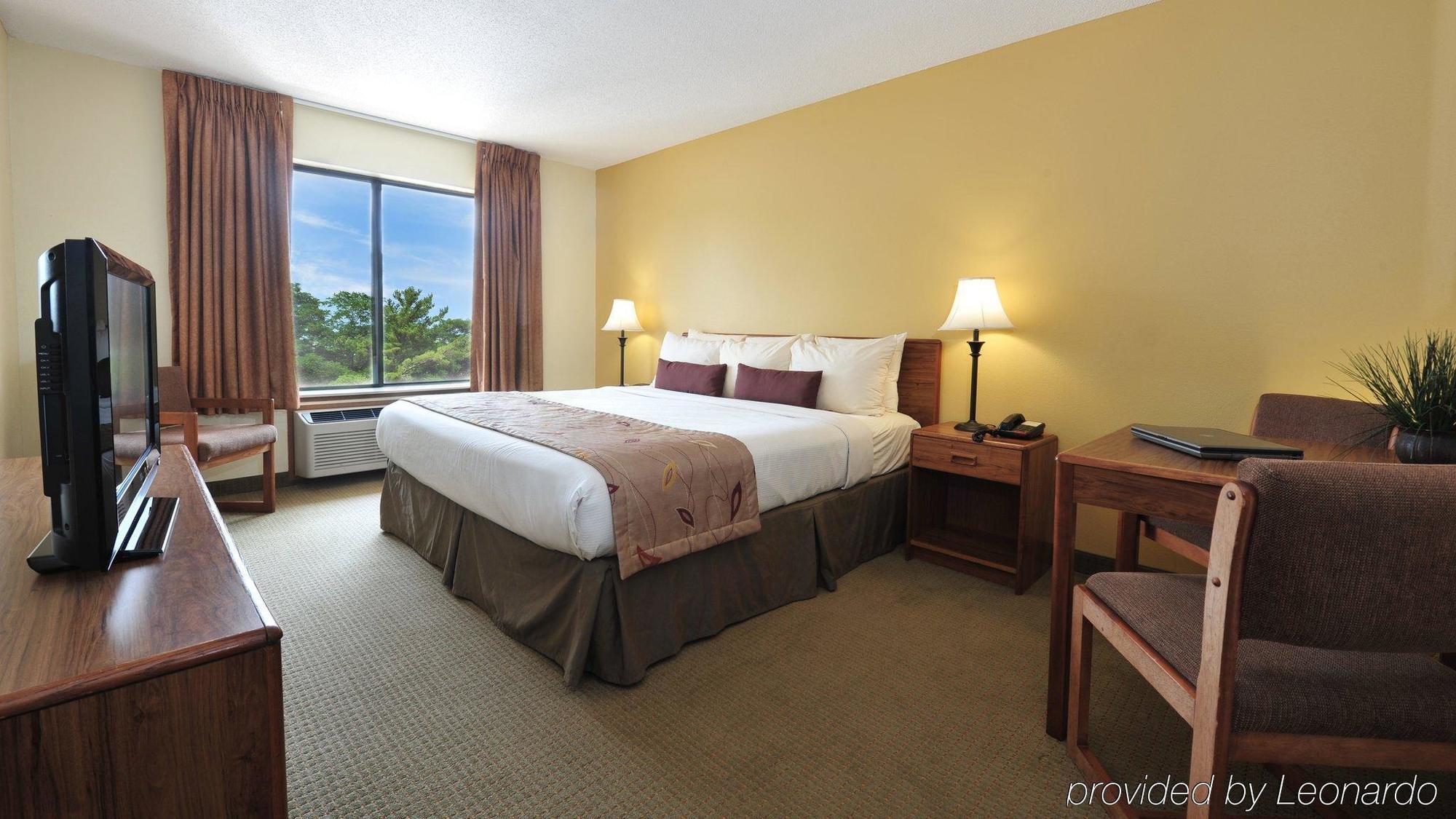 Отель Ramada By Wyndham Wisconsin Dells I-90 Экстерьер фото
