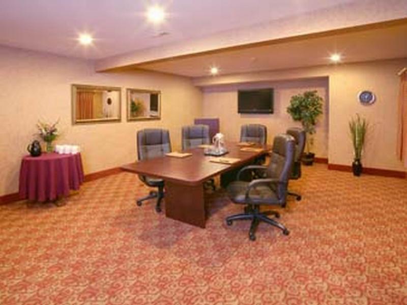 Отель Ramada By Wyndham Wisconsin Dells I-90 Экстерьер фото
