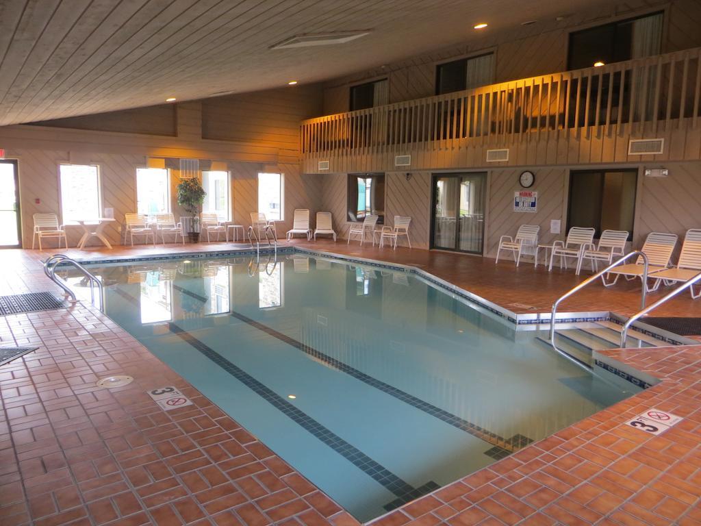Отель Ramada By Wyndham Wisconsin Dells I-90 Экстерьер фото