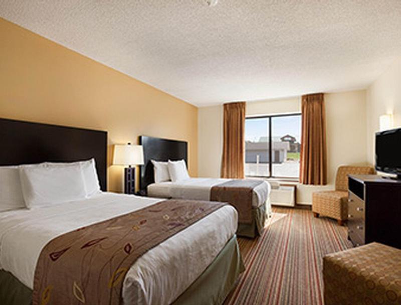 Отель Ramada By Wyndham Wisconsin Dells I-90 Экстерьер фото